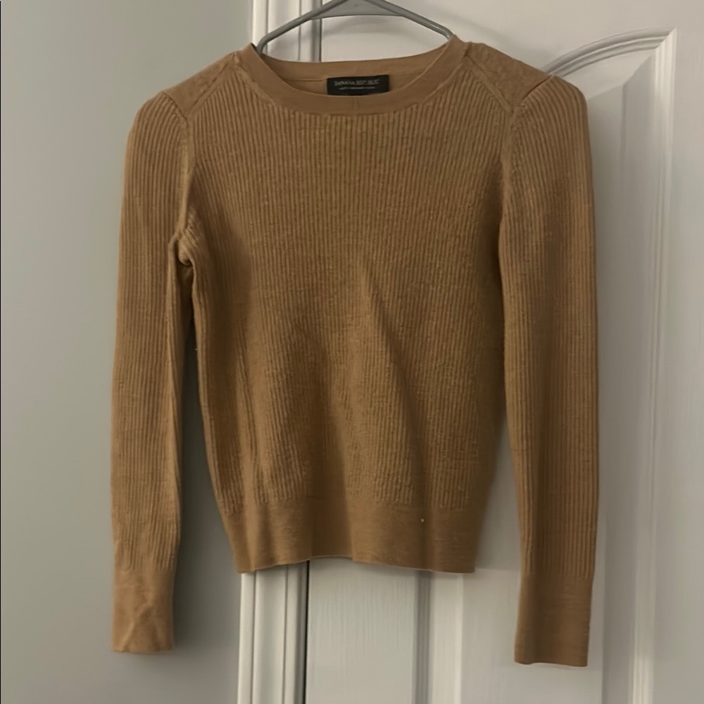 Banana Republic Tan Crew Neck Sweater Soft Knit